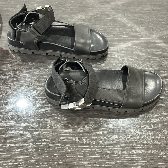 Woman Prada sandals - Picture 3 of 4